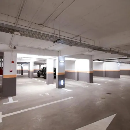 Luxury - Private Parking - Self Check In - Bujorului Apartment